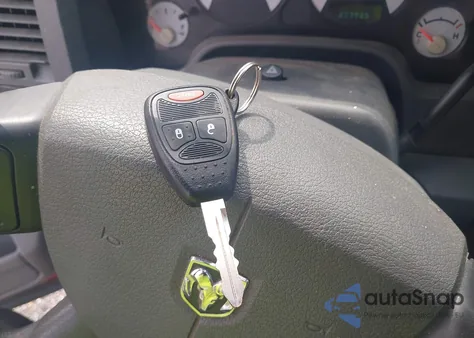 2007 Dodge Ram 1500 Slt/Trx4 Off Road/Sport from USA, damaged, VIN 1D7HU18207J628301